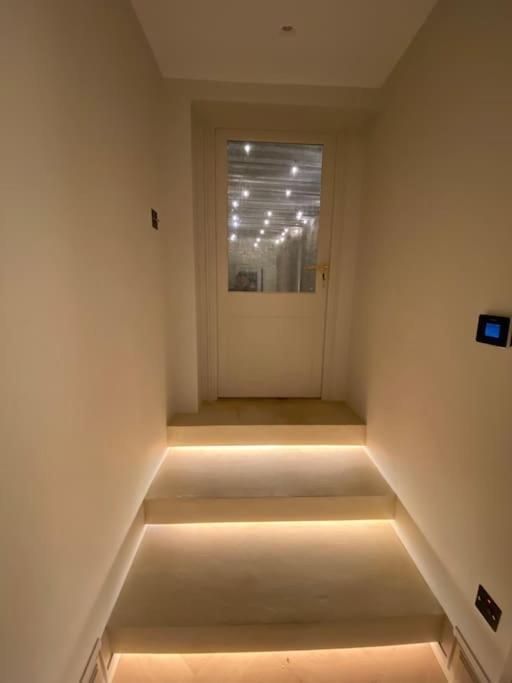 Luxury Georgian Apartment - 5 Minute Walk To Spa Bath Exterior foto