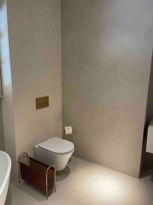 Luxury Georgian Apartment - 5 Minute Walk To Spa Bath Exterior foto